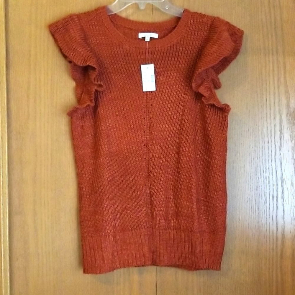 Flutter sleeve knit sweater